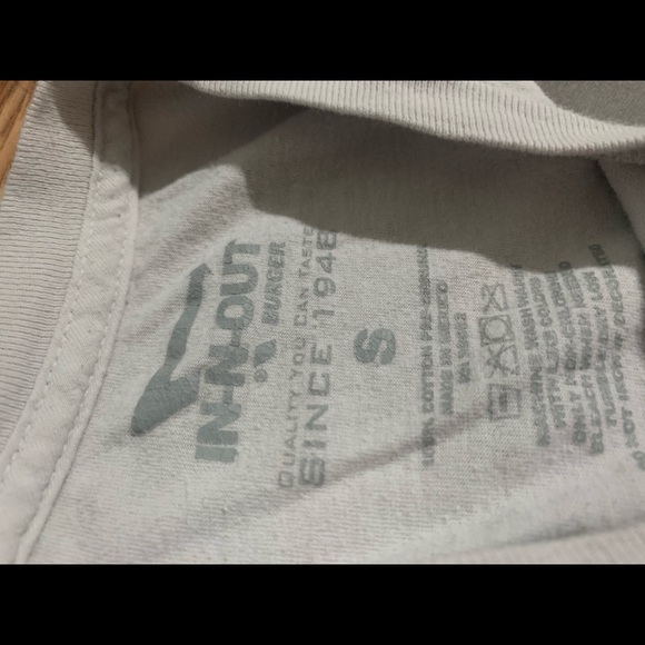 In and out graphic tee - Picture 3 of 3